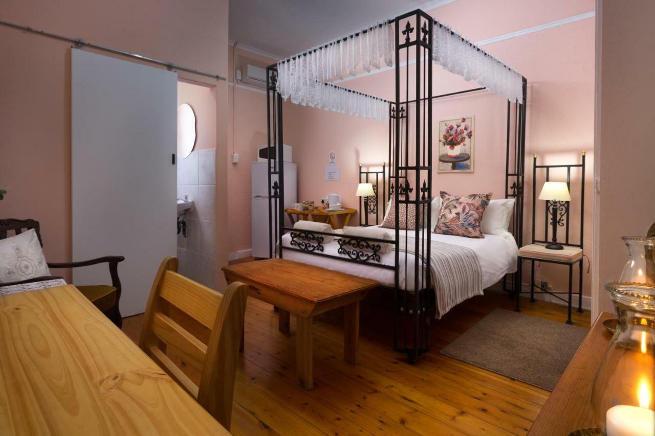 La La Dathel Guesthouse 콜스버그 외부 사진