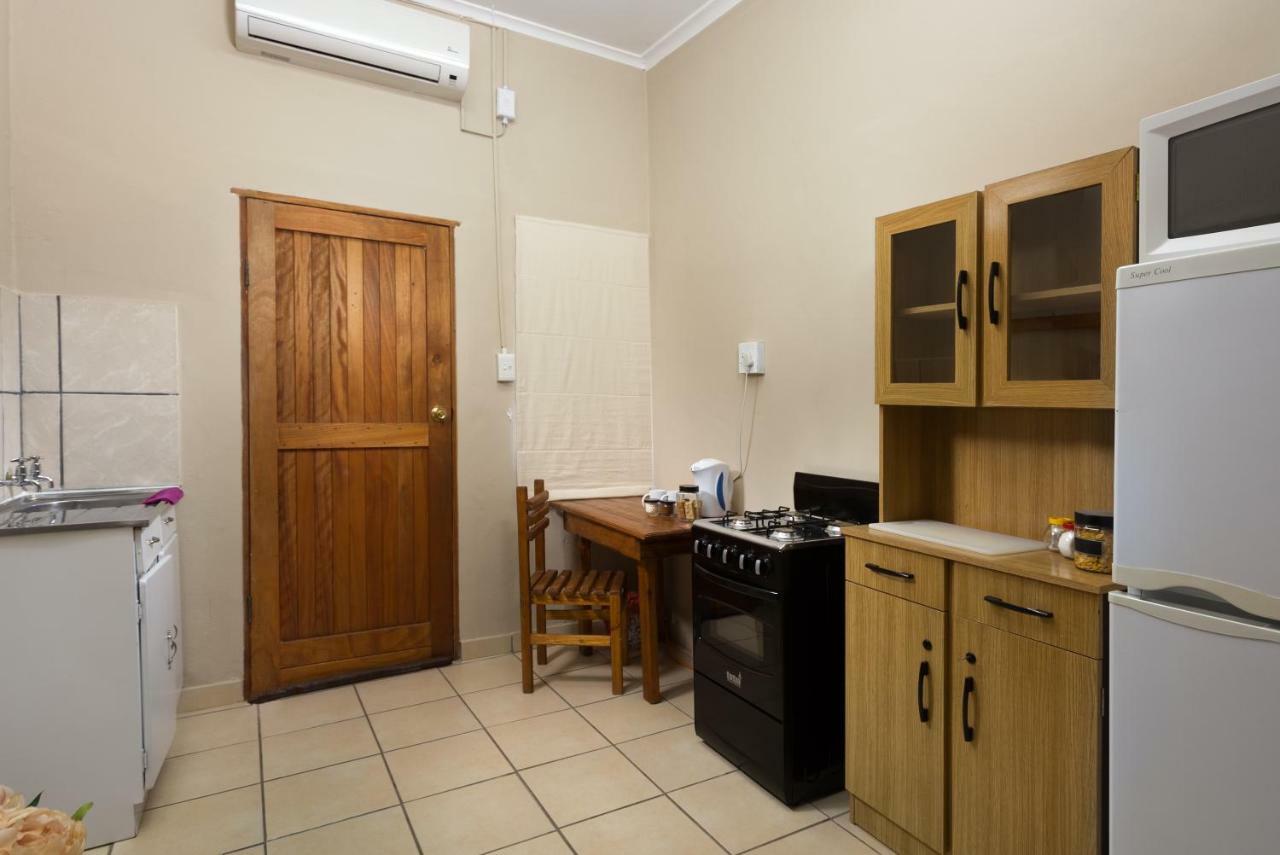 La La Dathel Guesthouse 콜스버그 외부 사진