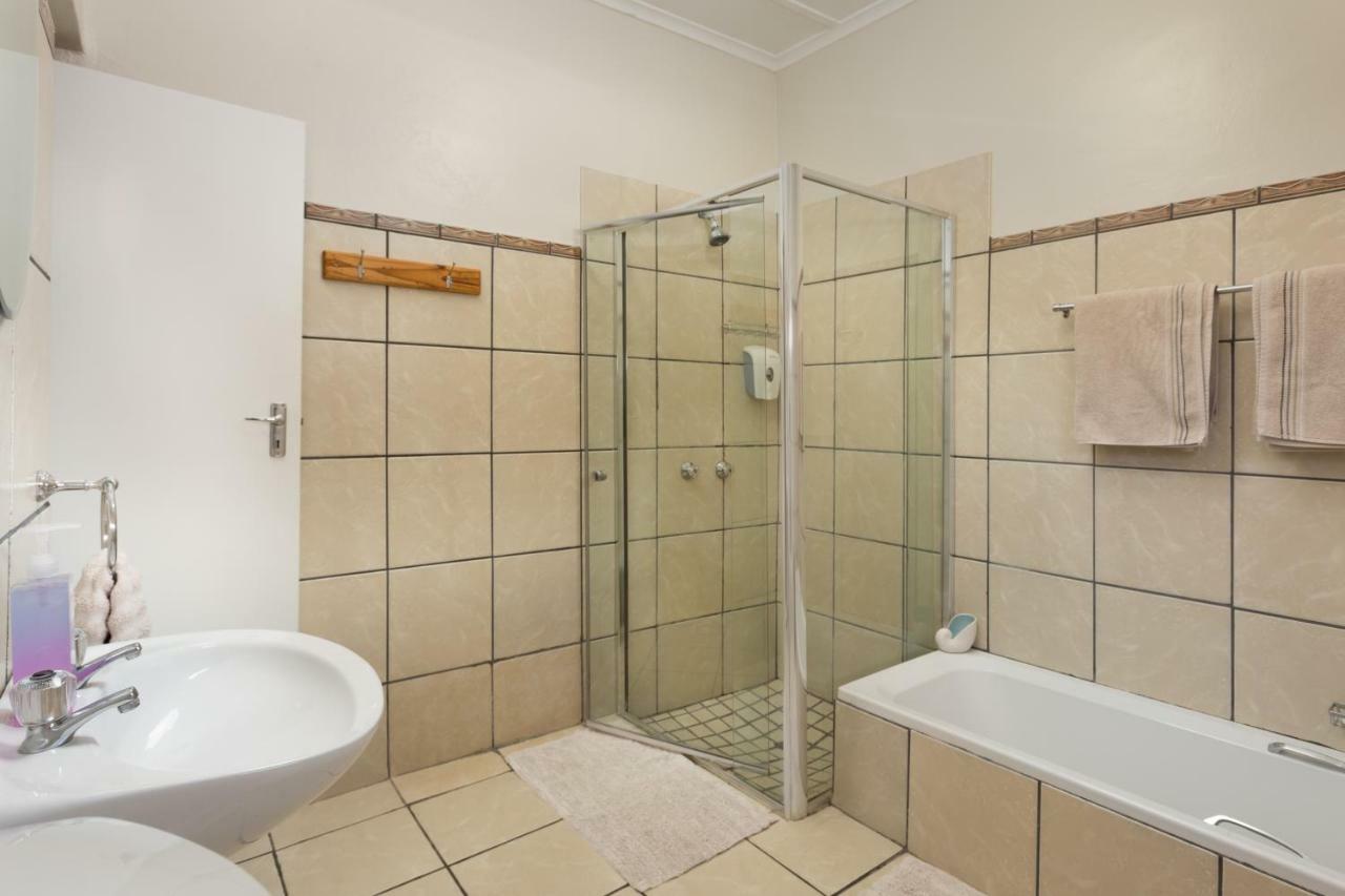La La Dathel Guesthouse 콜스버그 외부 사진